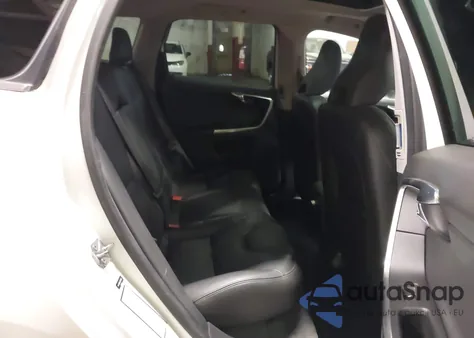 2016 Volvo Xc60 T5 Premier из США, поврежденный, VIN YV4612RK4G2786016